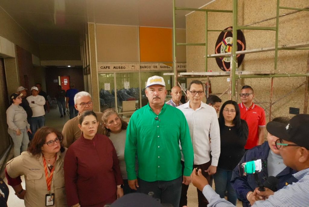 Gobernador Luis Caldera despliega Plan Cayapa de la Salud en el Banco de Sangre del Zulia