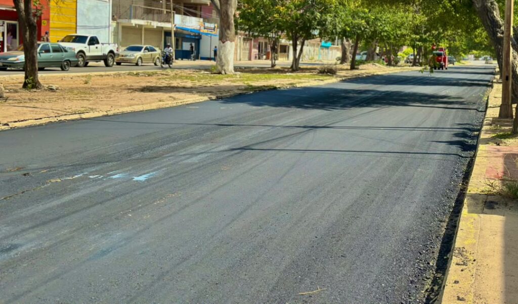 Gobernación del Zulia despliega más de 3.500 toneladas de asfalto en Ciudadela Faría