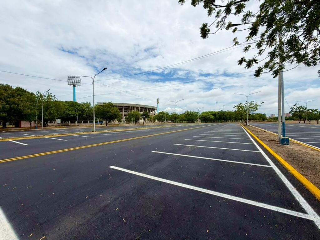Gobernador Luis Caldera inicia la recuperación del complejo deportivo Parque El Sol, en Maracaibo